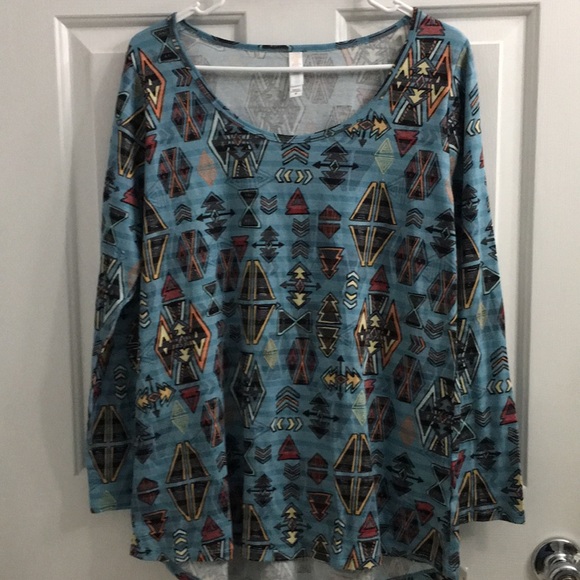 💕LULAROE MEDIUM LYNNAE💕 long sleeve 😍 - Picture 2 of 8